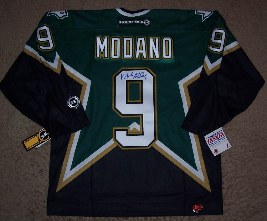 autographed mike modano jersey